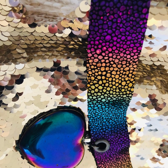 Rainbow holographic heart choker - Picture 7 of 8